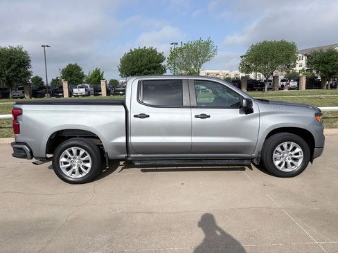 Used 2023 Chevrolet Silverado 1500 Custom image 3