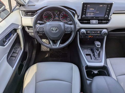 Used 2019 Toyota RAV4 XLE Premium w/ Cold Weather Package FWD image 16