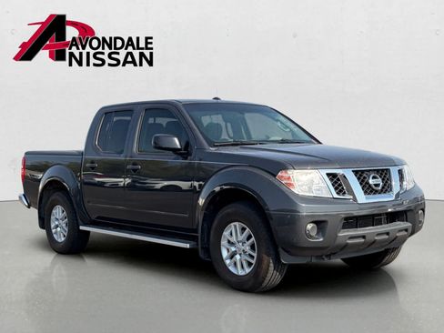Used 2015 Nissan Frontier SV AWD/4WD image 5