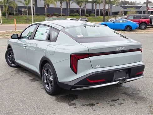 New 2026 Kia K4 FWD image 10
