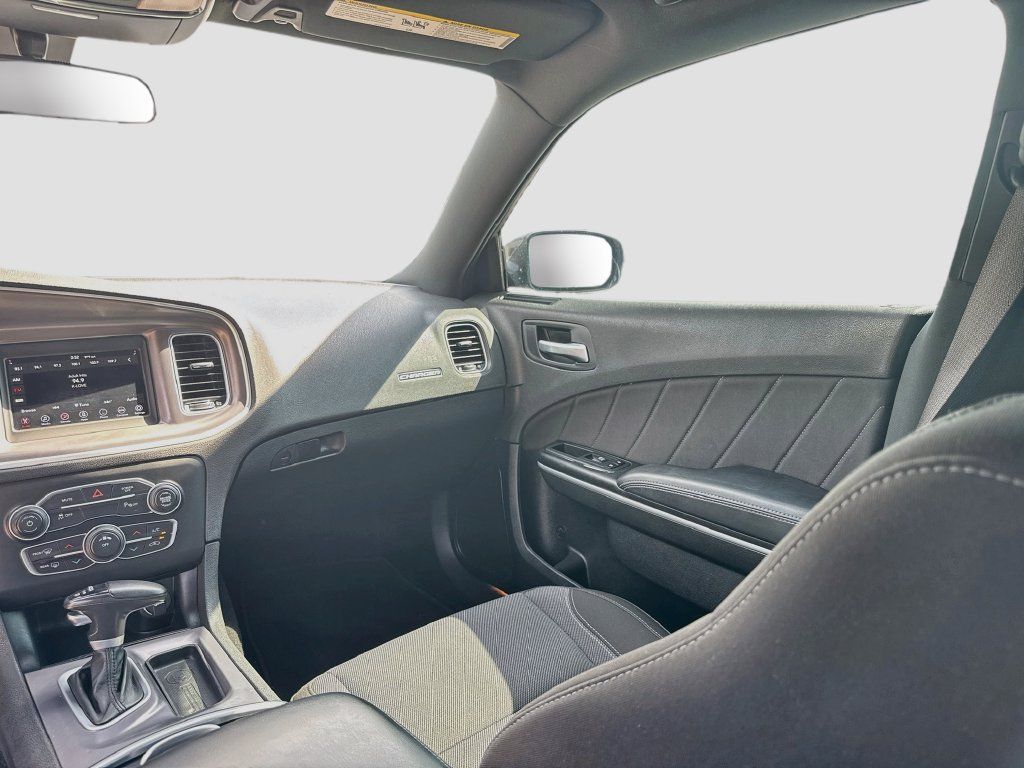 Used 2022 Dodge Charger SXT RWD image 21