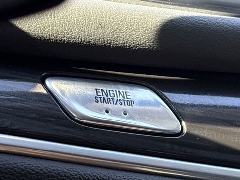 Used 2019 Buick Enclave Essence image 26