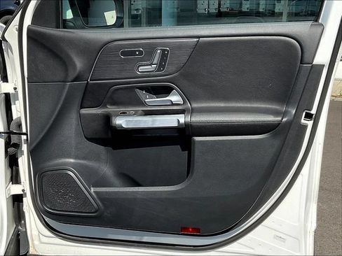Certified 2023 Mercedes-Benz GLB 250 4MATIC image 30