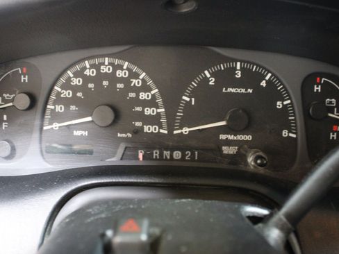 Used 2002 Lincoln Blackwood RWD image 12
