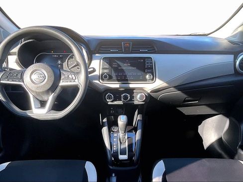 Used 2021 Nissan Versa SV image 14