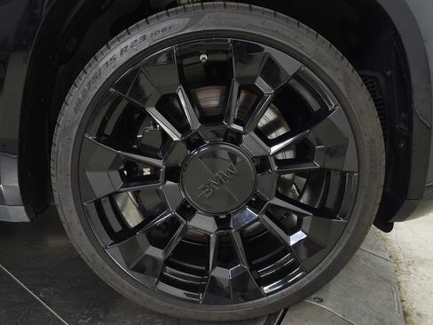 Used 2023 BMW XM AWD/4WD image 13
