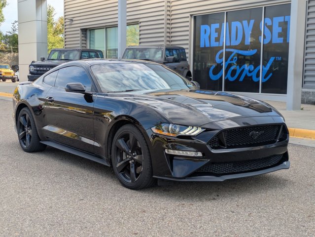 Used 2022 Ford Mustang GT Premium w/ Equipment Group 401A RWD image 3