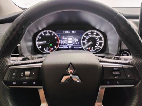 Used 2024 Mitsubishi Outlander ES FWD image 29