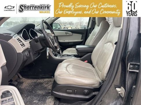 Used 2009 Chevrolet Traverse LTZ image 24