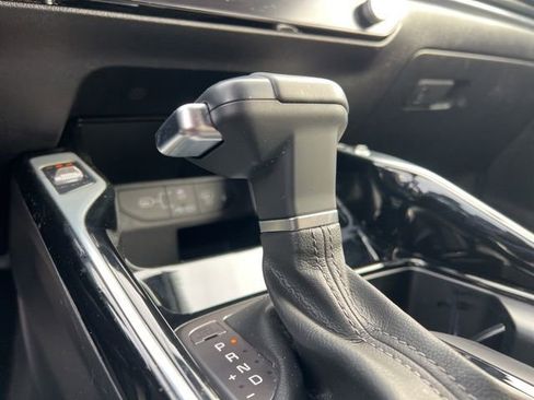 Certified 2025 Kia Sorento SX Prestige w/ Olive Brown Leather Package image 29