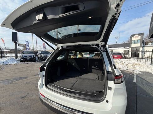 Used 2022 Jeep Grand Cherokee Limited 4xe w/ Luxury Tech Group II image 28