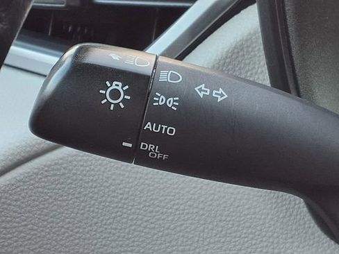 Used 2022 Toyota Corolla Cross LE FWD image 11