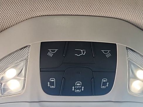 Certified 2023 Chrysler Pacifica Limited image 37