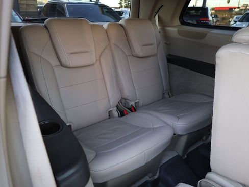 Used 2015 Mercedes-Benz GL 450 4MATIC w/ Driver Assistance Package image 19