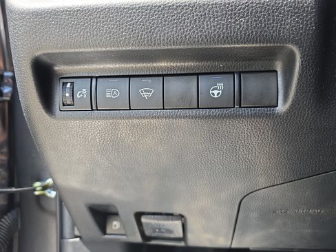 Used 2022 Toyota RAV4 SE w/ SE Grade Weather Package AWD/4WD image 25