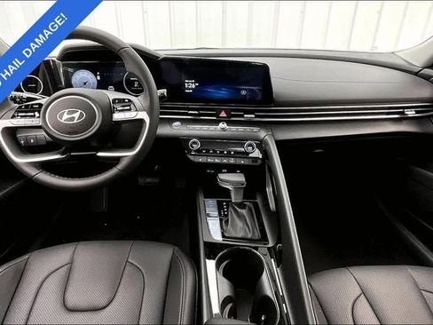 Used 2025 Hyundai Elantra Limited FWD image 6