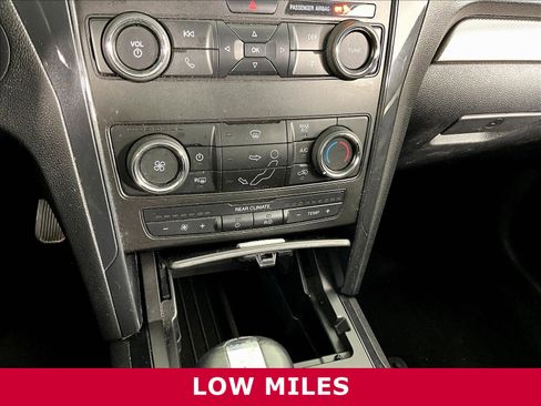 Used 2019 Ford Explorer XLT w/ Class III Trailer Tow Package AWD/4WD image 15