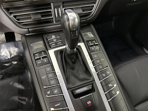 Certified 2021 Porsche Macan S image 33