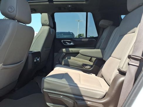 Used 2021 GMC Yukon SLT w/ SLT Premium Package AWD/4WD image 10