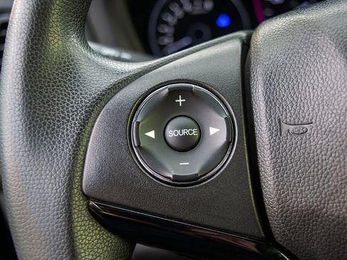 Used 2019 Honda HR-V LX image 15