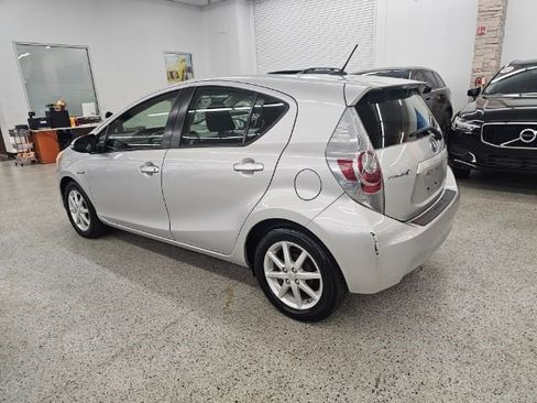 Used 2012 Toyota Prius C One image 6