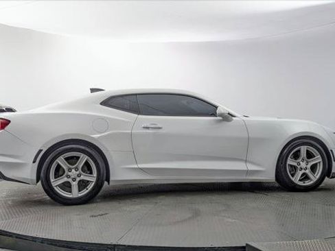 Used 2023 Chevrolet Camaro LT RWD image 9