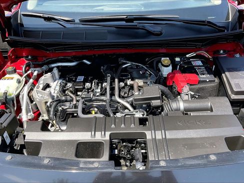 Used 2025 Nissan Kicks SR FWD image 29