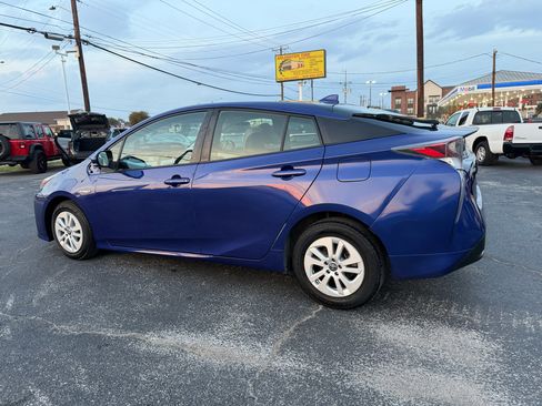 Used 2016 Toyota Prius Two image 7