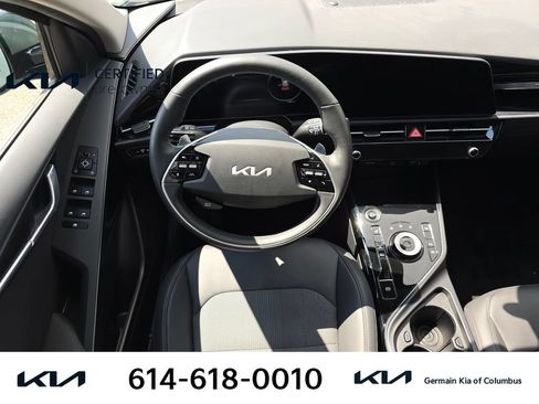 Certified 2023 Kia Niro Wind w/ Wind Preserve Package FWD image 16