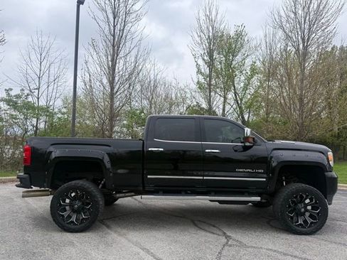 Used 2018 GMC Sierra 2500 Denali w/ Duramax Plus Package image 2