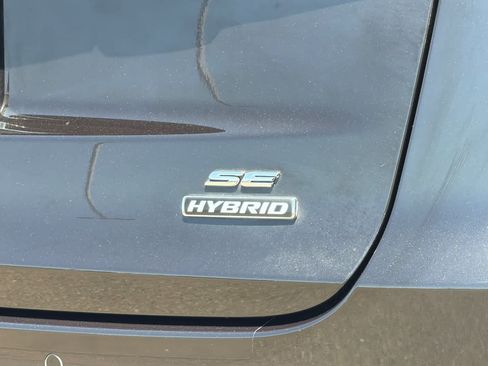 Used 2020 Ford Fusion SE FWD image 32