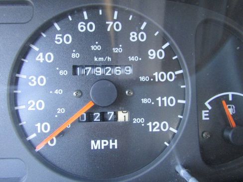 Used 1999 Isuzu Rodeo LS RWD image 40