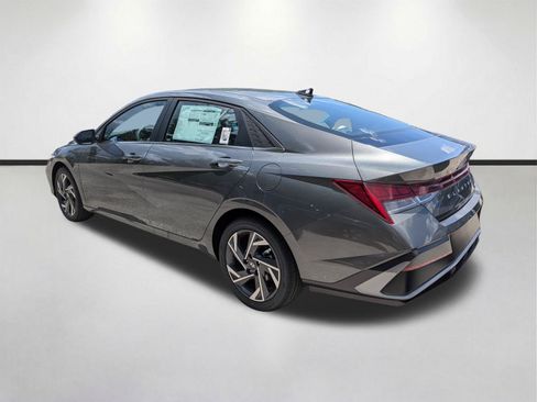 New 2026 Hyundai Elantra Limited FWD image 5