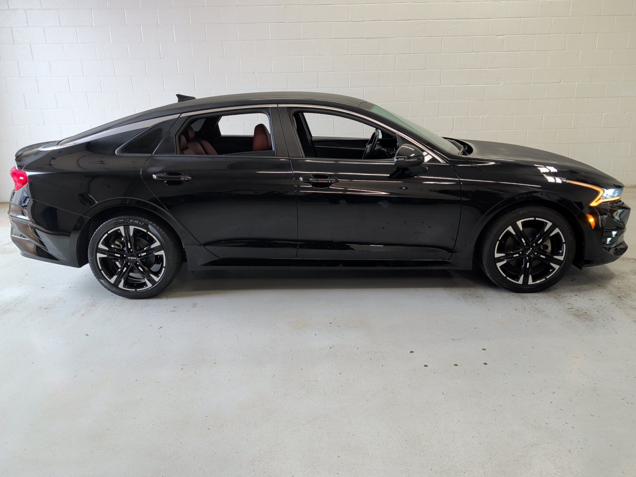 Certified 2024 Kia K5 GT-Line w/ GT-Line Premium Package FWD image 2