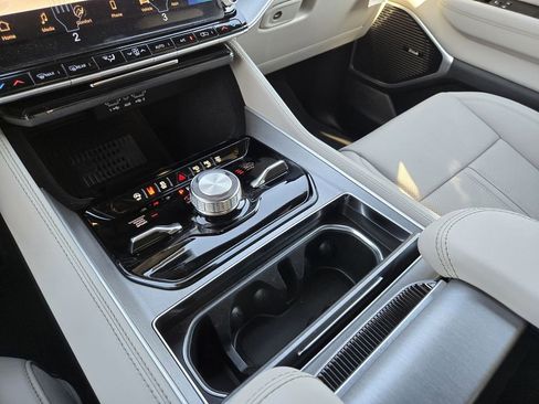 New 2026 Jeep Grand Wagoneer L Limited AWD/4WD image 13