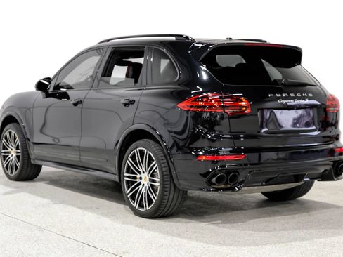 Used 2016 Porsche Cayenne Turbo S image 7