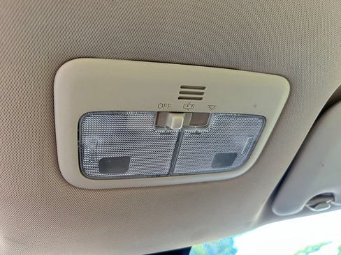 Used 2019 Toyota Corolla LE FWD image 29