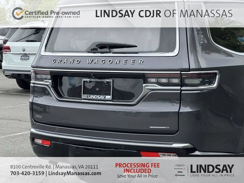 Used 2024 Jeep Grand Wagoneer Series III w/ HD Trailer Tow Package AWD/4WD image 10