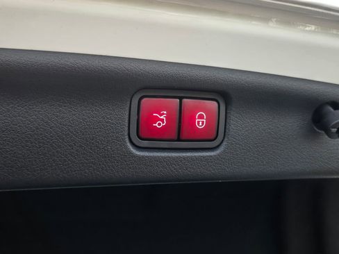 Used 2023 Mercedes-Benz C 300 Sedan image 35