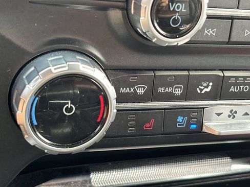 Used 2023 Ford F150 Lariat AWD/4WD image 44