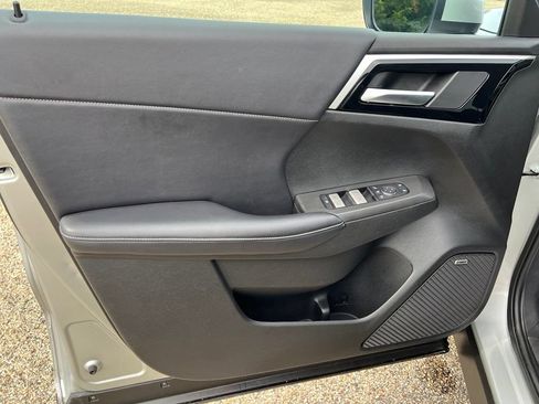 Used 2025 Mitsubishi Outlander SE AWD/4WD image 21