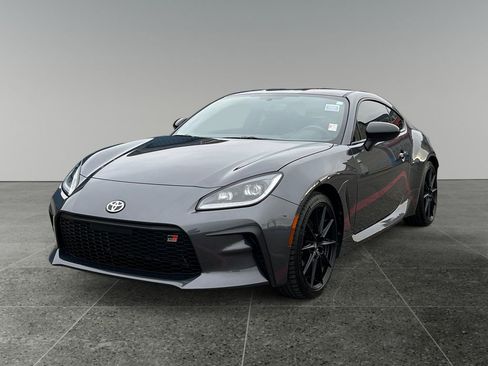 Used 2025 Toyota GR86 Premium RWD image 3