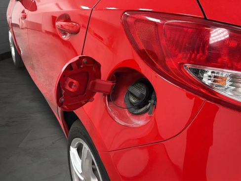 Used 2012 MAZDA MAZDA2 Sport FWD image 26