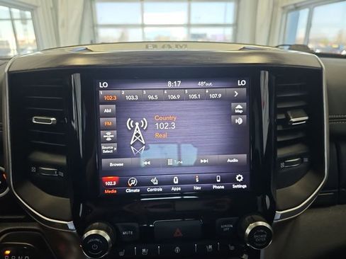 Used 2020 RAM 1500 Laramie AWD/4WD image 18