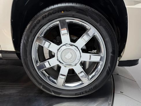 Used 2008 Cadillac Escalade EXT AWD/4WD image 7