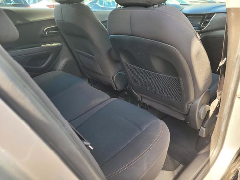Used 2017 Chevrolet Trax LS FWD image 19
