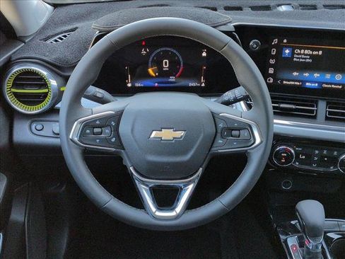 Used 2026 Chevrolet Trax LT w/ Driver Confidence Package FWD image 14
