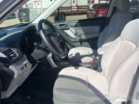 Used 2014 Subaru Forester 2.5i AWD/4WD image 2