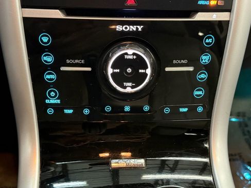 Used 2011 Ford Edge Limited image 33