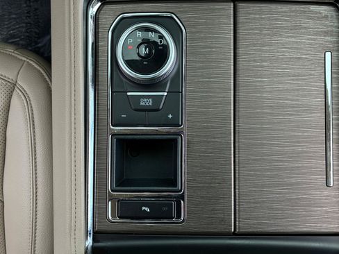 Used 2024 Ford Expedition Limited RWD image 32